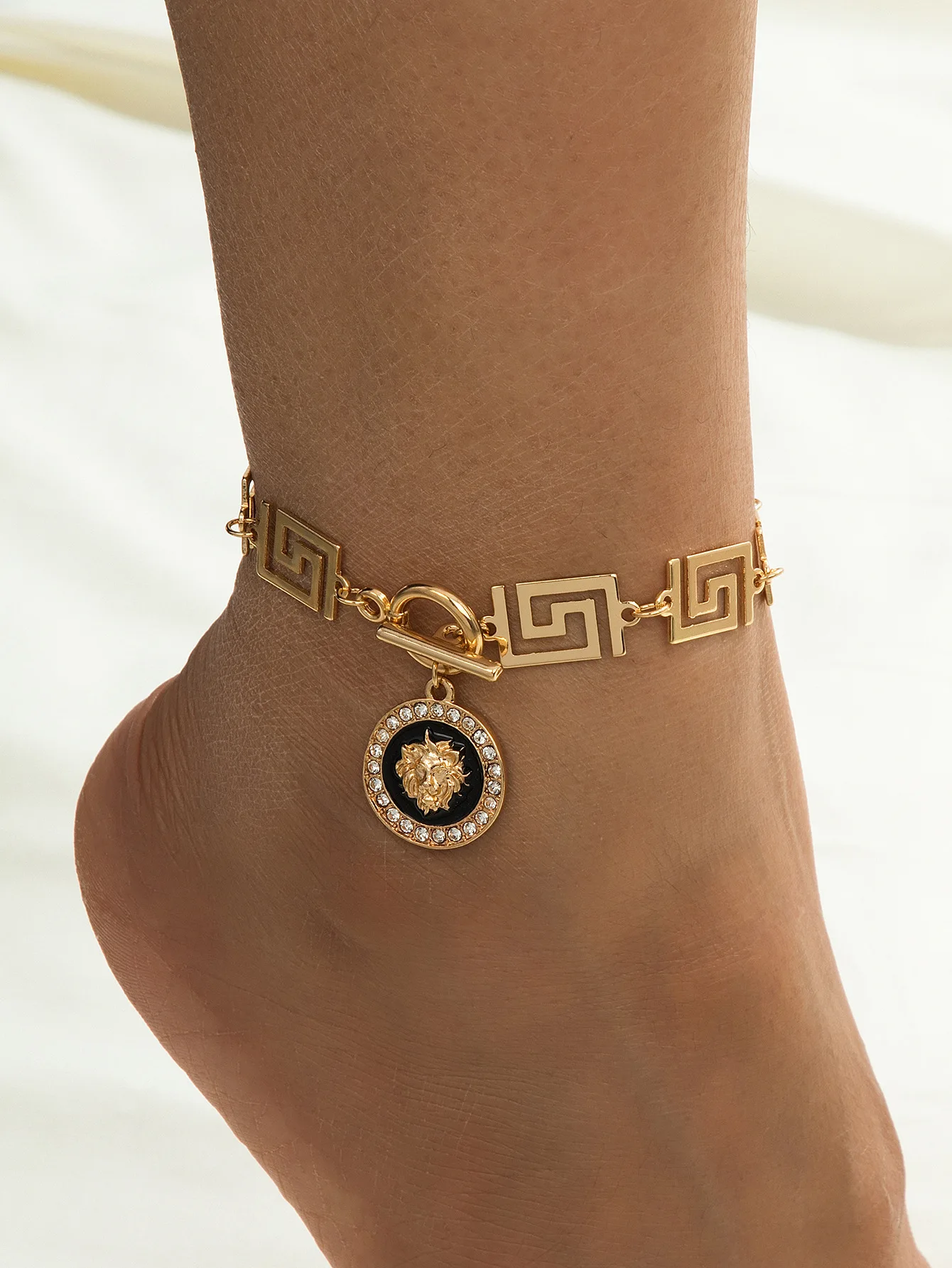 Retro Thick Chain Anklet for Women – Gold Leg Chain Beach Foot Jewelry Retro Thick Chain Anklet for Women – Gold Leg Chain Beach Foot Jewelry