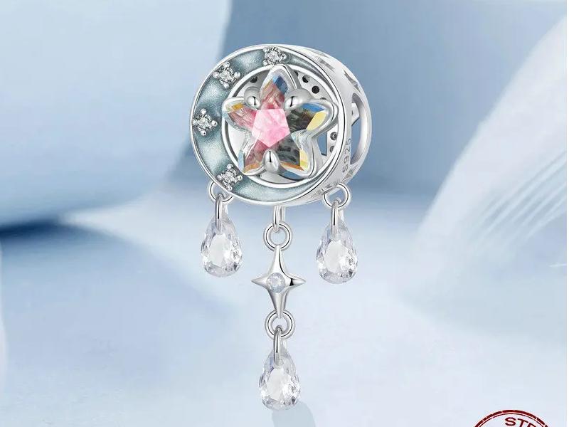 Dreamcatcher Pendant Necklace — Lucky Charm for Protection and Good Fortune Dreamcatcher Pendant Necklace — Lucky Charm for Protection and Good Fortune KDBazar