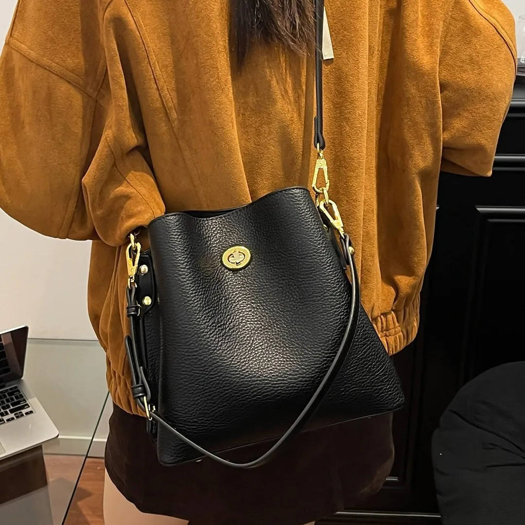 Fashion PU leather Women Handbags Large Capacity Fashion female Bucket Shoulder Bag Elegance ladies messenger bag burgundy totes Fashion PU leather Women Handbags Large Capacity Fashion female Bucket Shoulder Bag Elegance ladies messenger bag burgundy totes KDBazar