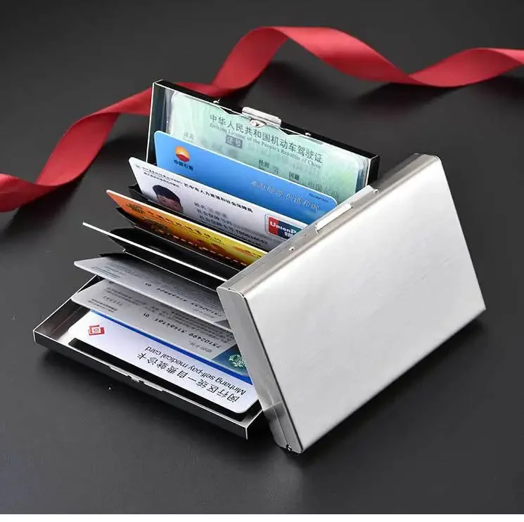 Portable RFID blocking card holder for daily use