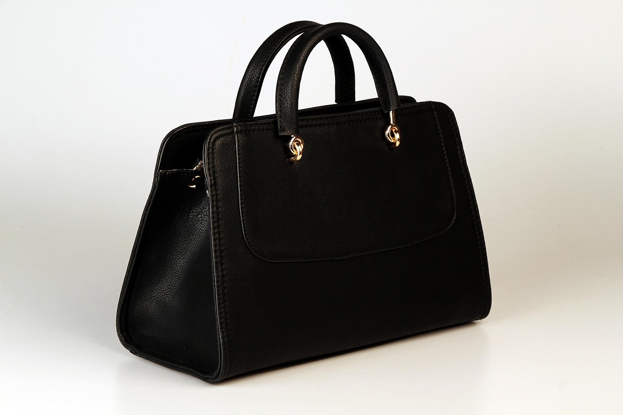 Wine Coloured Purse 2026 — Best Wine Red Bags & Handbags - kdbazar Wine coloured purse in a rich deep red shade