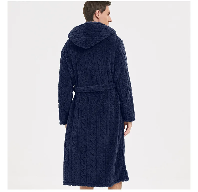 Cotton velvet hooded robe fit detail