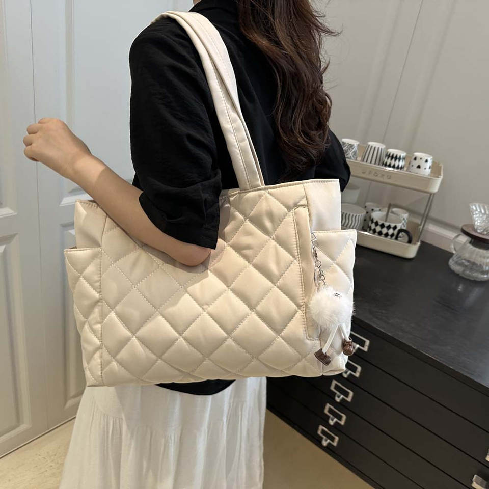 Quilted tote bag side view
