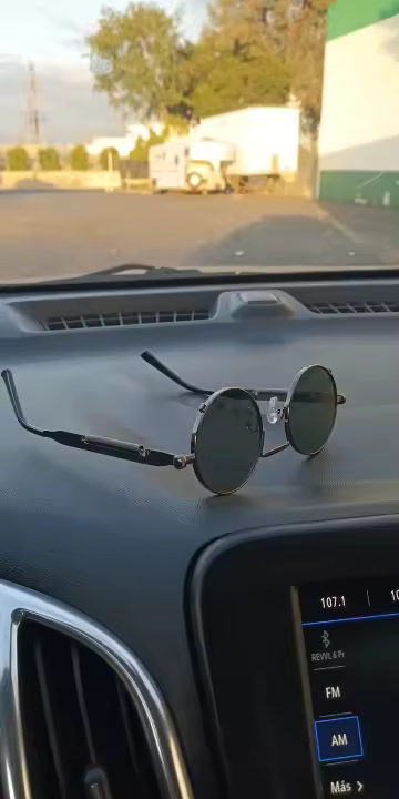 Round metal frame sunglasses lifestyle photo