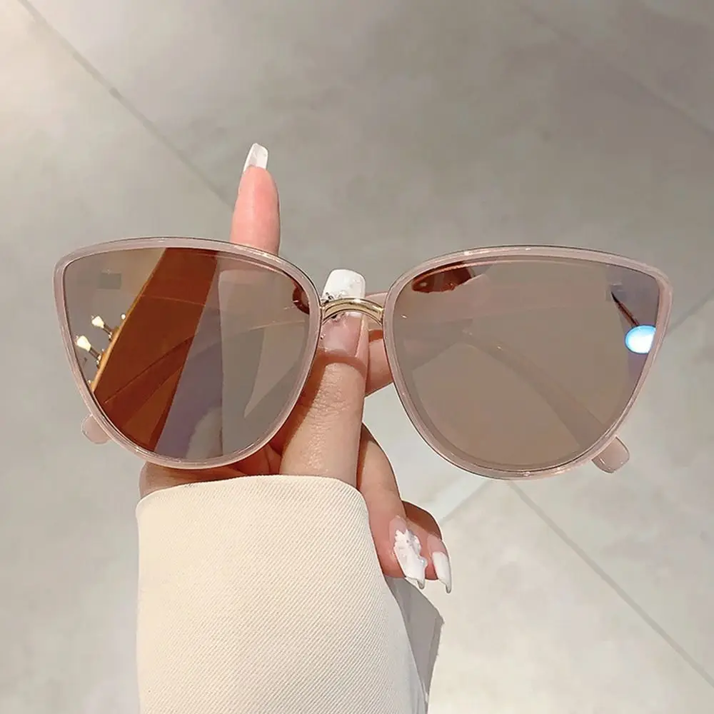 Retro Vintage Cat Eye Sunglasses Coated UV400 Protective Eyewear Trendy Gradient Lens Sun Glasses for Women & Men Retro Vintage Cat Eye Sunglasses Coated UV400 Protective Eyewear Trendy Gradient Lens Sun Glasses for Women & Men