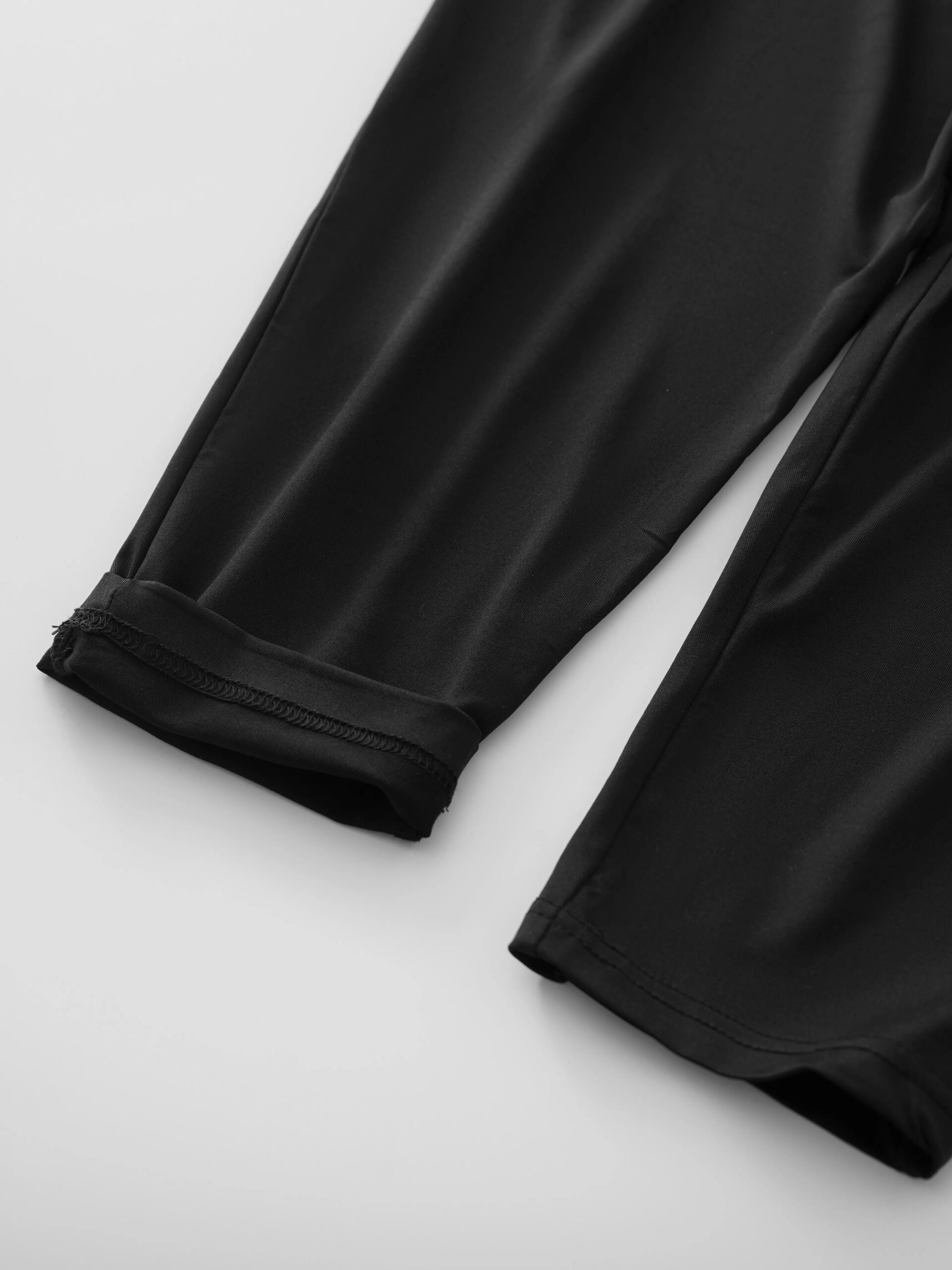 Plus Size Women’s 7-Point Length Sports Pants, High Elasticity and Comfort, Button Decoration Fitness Yoga Pants Leggings Plus Size Women's 7-Point Length Sports Pants, High Elasticity and Comfort, Button Decoration Fitness Yoga Pants Leggings