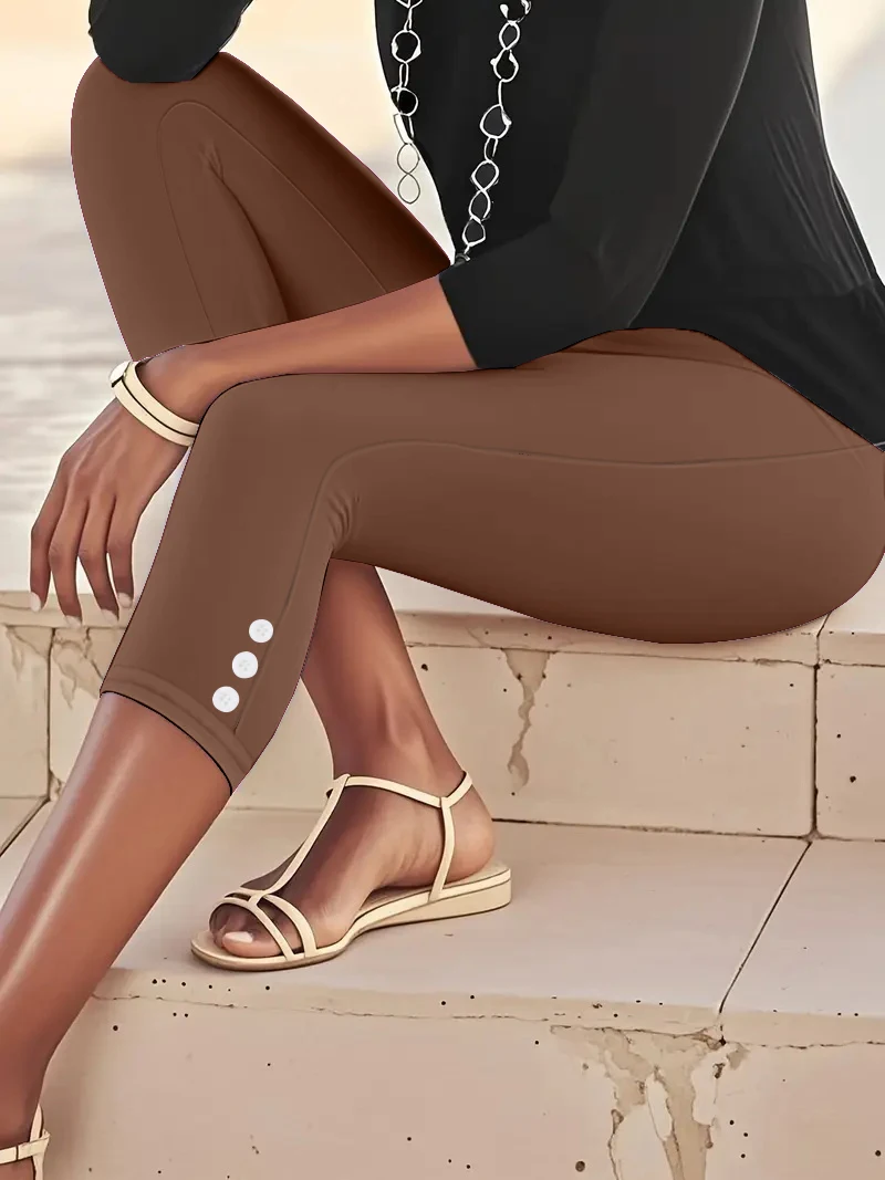 Plus size sports leggings styled outfit