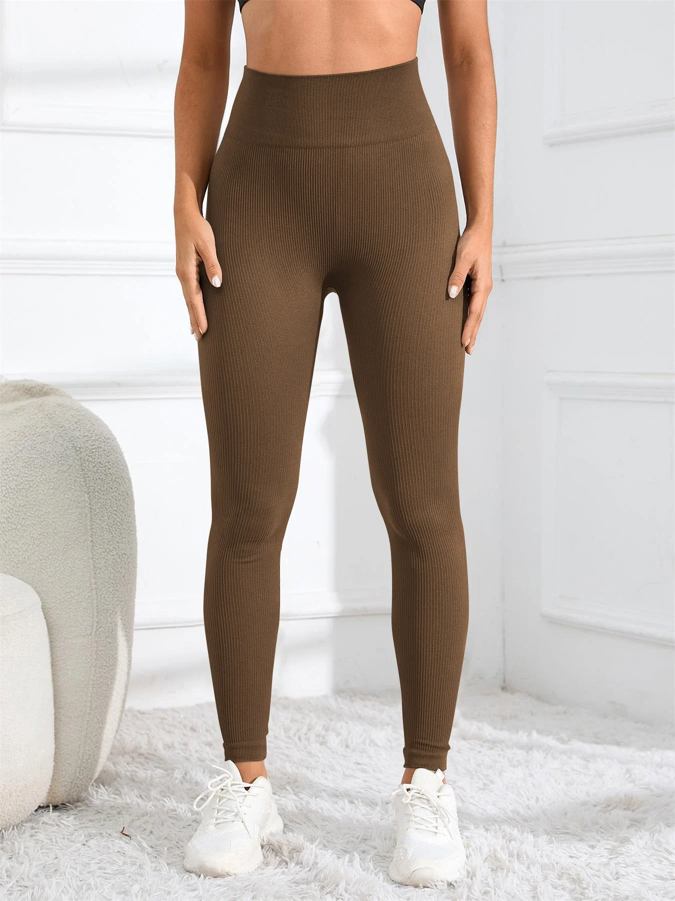 Ribbed leggings texture detail