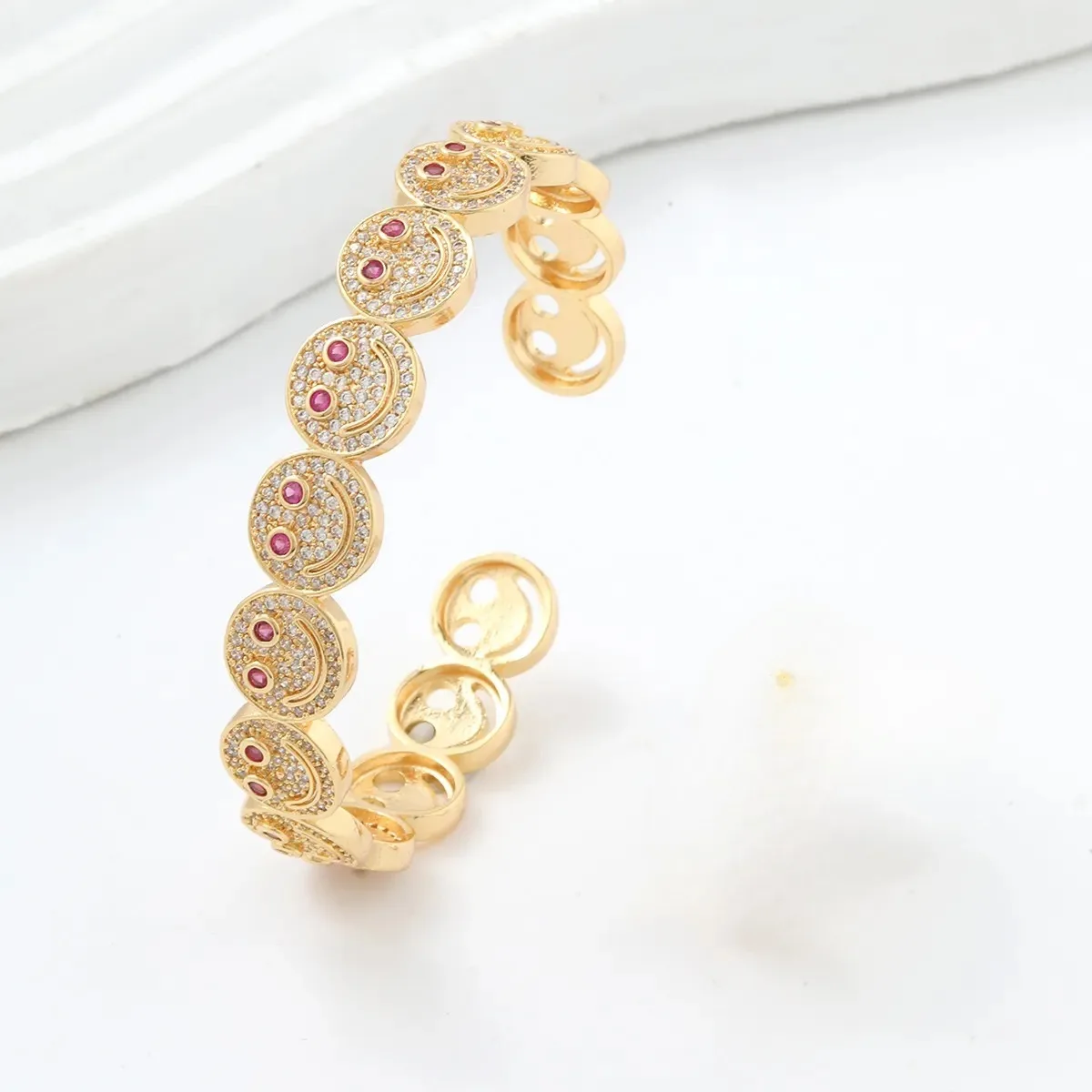 2025 New Simple Smile Smiley Bracelet Copper Gold Plated Cubic Zirconia Round Smile Cuff Bracelet Women’s Classic Party Gift 2025 New Simple Smile Smiley Bracelet Copper Gold Plated Cubic Zirconia Round Smile Cuff Bracelet Women's Classic Party Gift