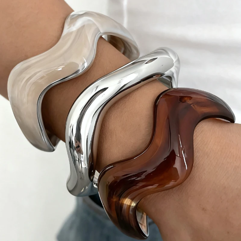 Wavy resin bangle set product view