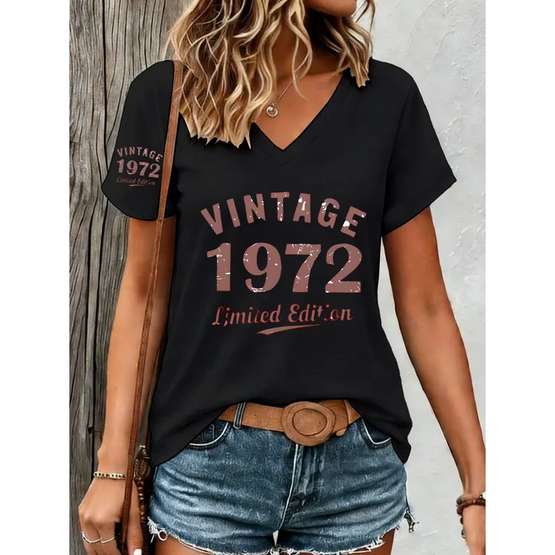 1pc Women’s Vintage 1972 V-Neck T-Shirt – Retro Y2K Style Single-Sleeve -Fit-Compatible Top Suitable for Casual, Sportswear 1pc Women's Vintage 1972 V-Neck T-Shirt - Retro Y2K Style Single-Sleeve -Fit-Compatible Top Suitable for Casual, Sportswear