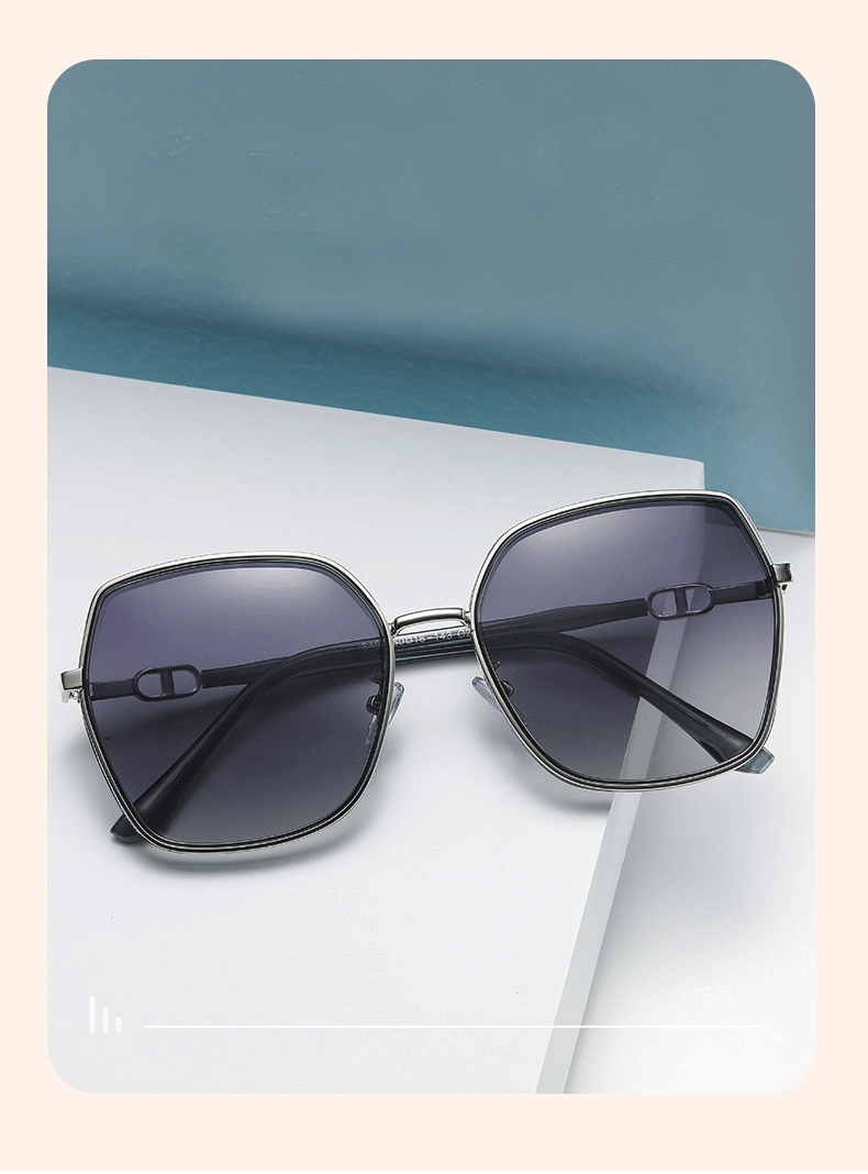 Zirosat oversized square sunglasses studio shot