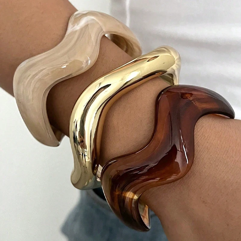 Wavy resin cuff bangle set for women worn on wrist
