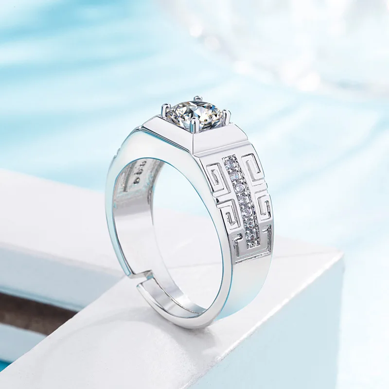 Mens sterling silver ring band detail