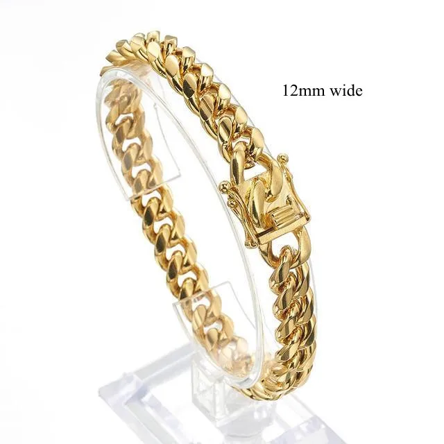 Woman wearing chain bracelet