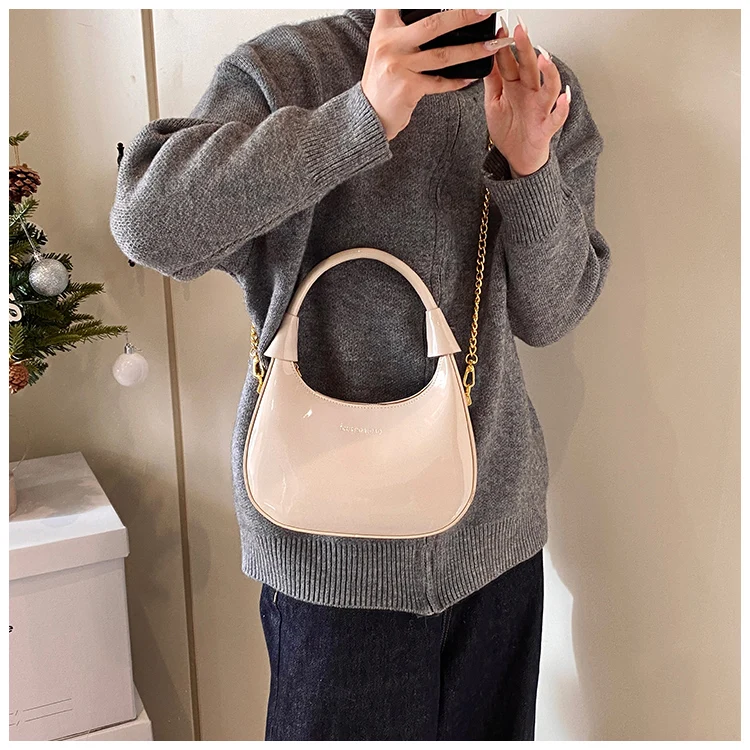 High End Burgundy Patent Leather Shiny Surface Crossbody Bag 2025 New Women's Zipper Chain Armpit Bags Elegant Texture Handbag High End Burgundy Patent Leather Shiny Surface Crossbody Bag 2025 New Women's Zipper Chain Armpit Bags Elegant Texture Handbag