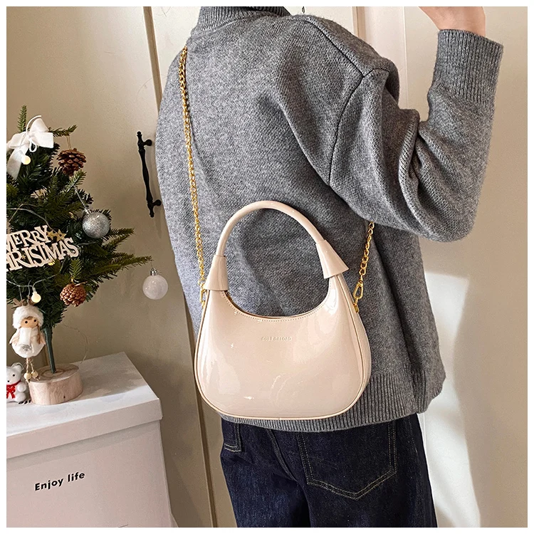 High End Burgundy Patent Leather Shiny Surface Crossbody Bag 2025 New Women's Zipper Chain Armpit Bags Elegant Texture Handbag High End Burgundy Patent Leather Shiny Surface Crossbody Bag 2025 New Women's Zipper Chain Armpit Bags Elegant Texture Handbag