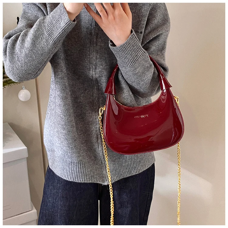 High End Burgundy Patent Leather Shiny Surface Crossbody Bag 2025 New Women's Zipper Chain Armpit Bags Elegant Texture Handbag High End Burgundy Patent Leather Shiny Surface Crossbody Bag 2025 New Women's Zipper Chain Armpit Bags Elegant Texture Handbag