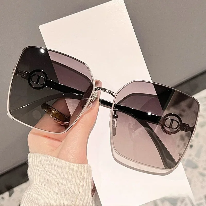 Large Frame Metal Light Luxury Women’s Sunglasses New DS-7981 Fashionable Eyewear for Stylish Protection Bags & Accessories Sunglasses Sunglasses for Women Large Frame Metal Light Luxury Women's Sunglasses New DS-7981 Fashionable Eyewear for Stylish Protection Bags & Accessories Sunglasses Sunglasses for Women KDBazar