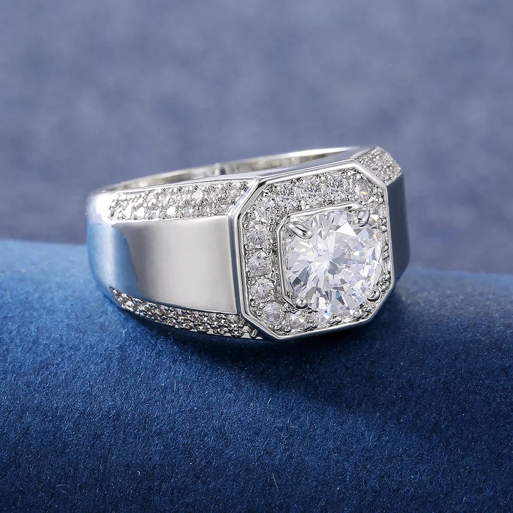 Noble engagement ring design