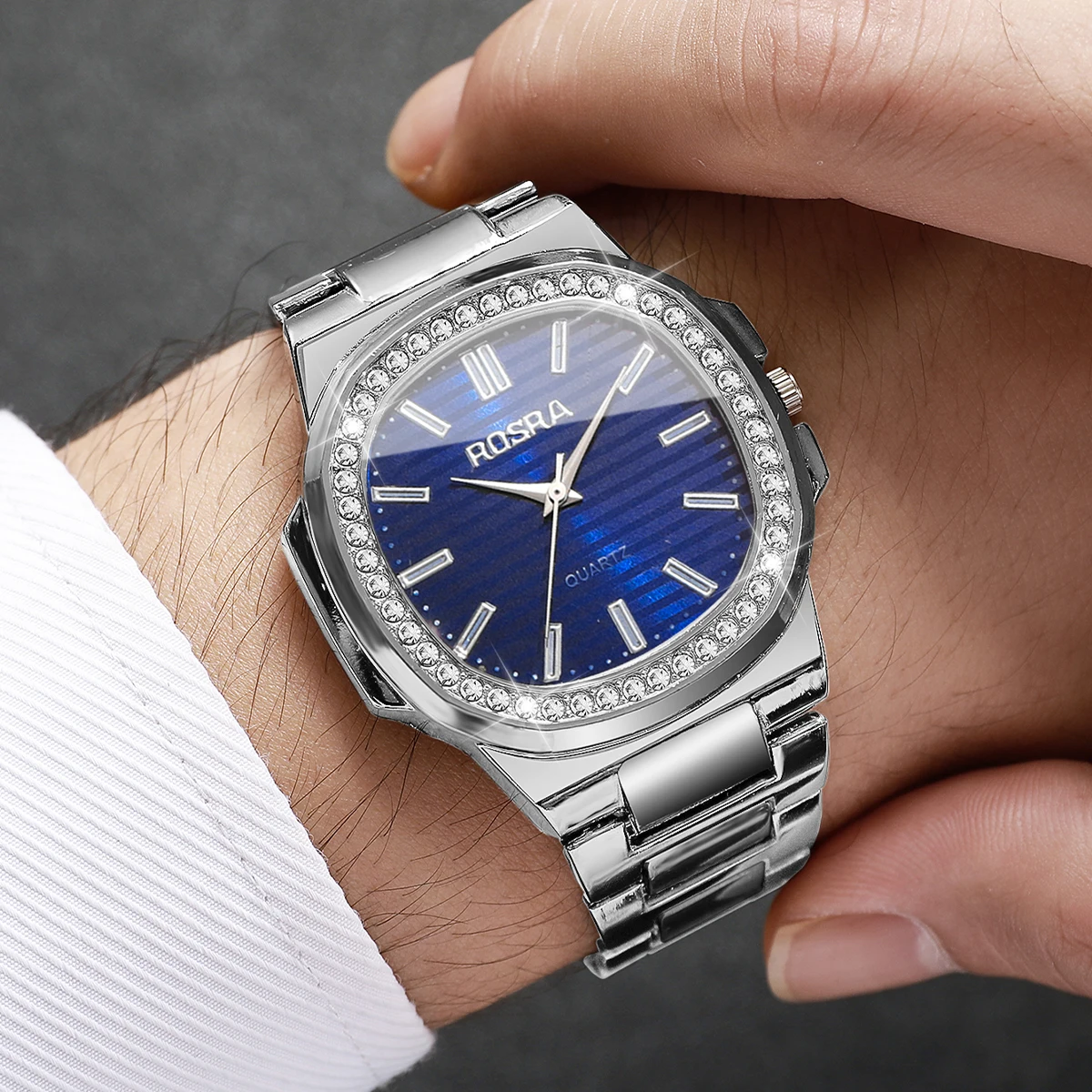 Steel band quartz wristwatch for men
