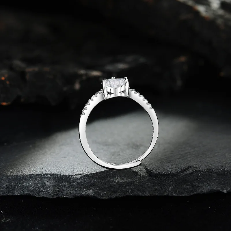 Sterling silver heart zircon ring stone close up