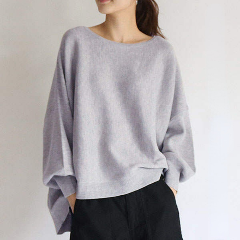 Loose fit sweatshirt for women oversized silhouette