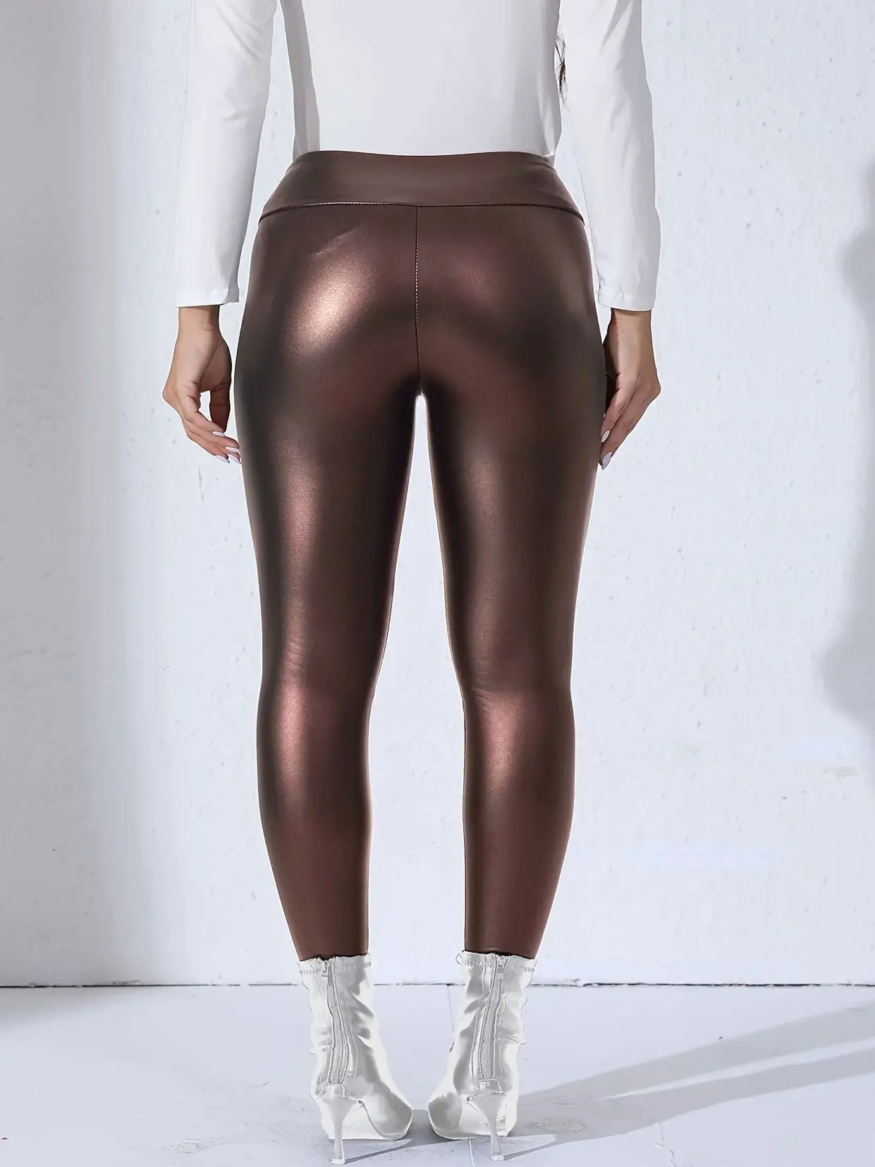 PU Leather Fleece-Lined Leggings for Women high waist detail