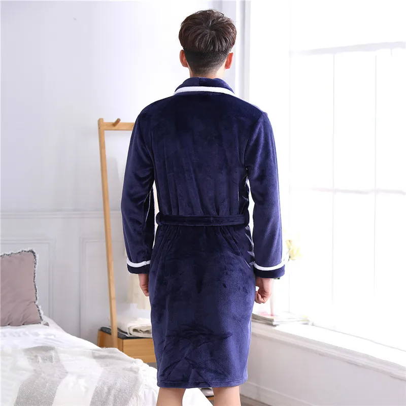 Plus size flannel robe for men collar detail