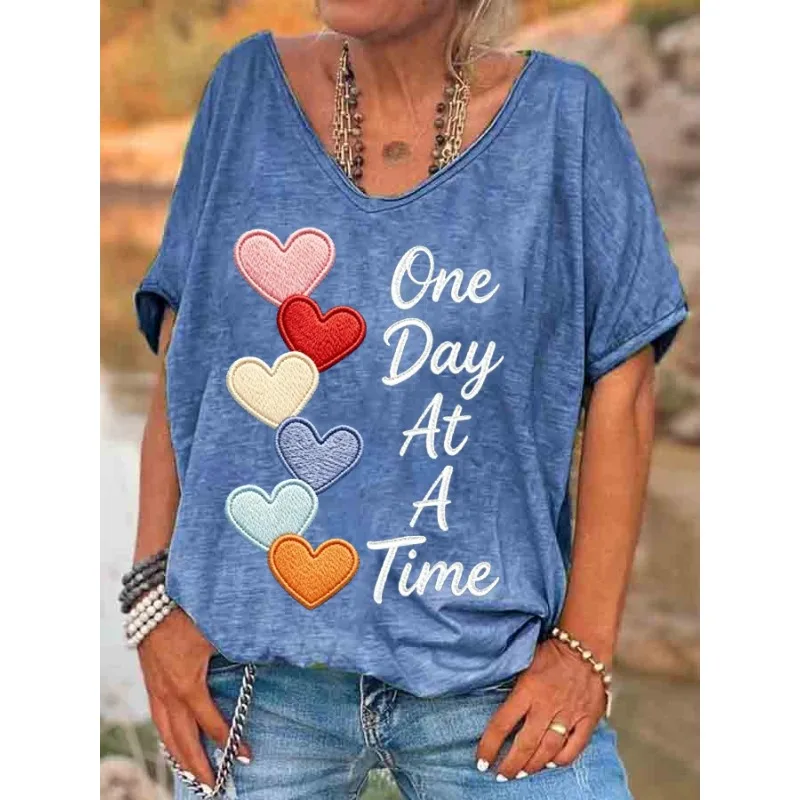 Loose fit v-neck t-shirt for summer